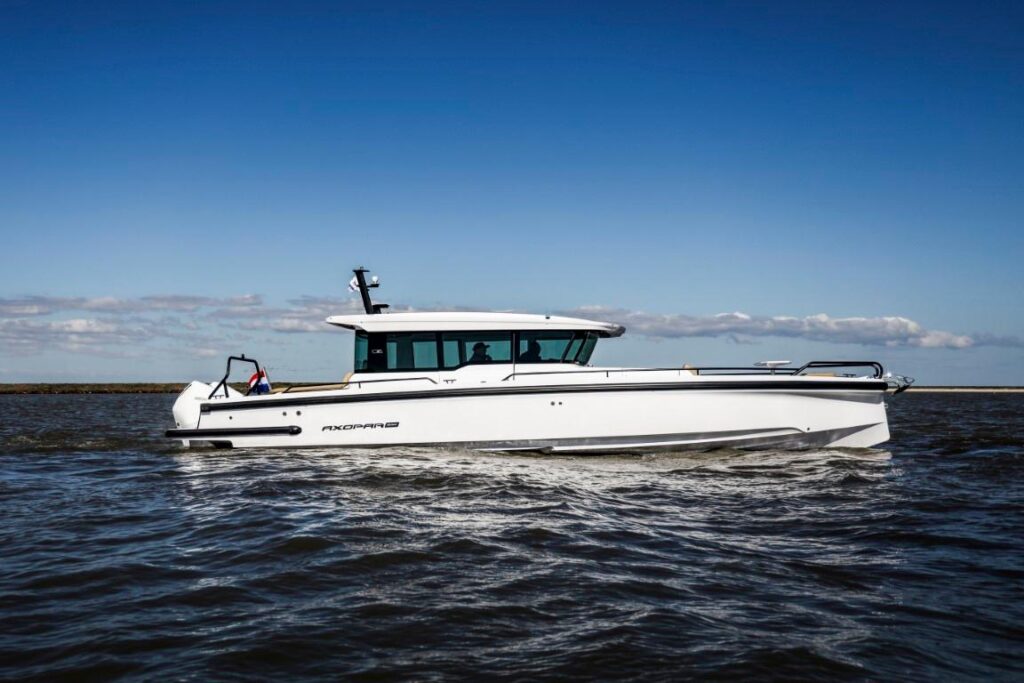 Axopar 37 XC Cross Cabin Review – Full Specs, Performance, and Features Explained