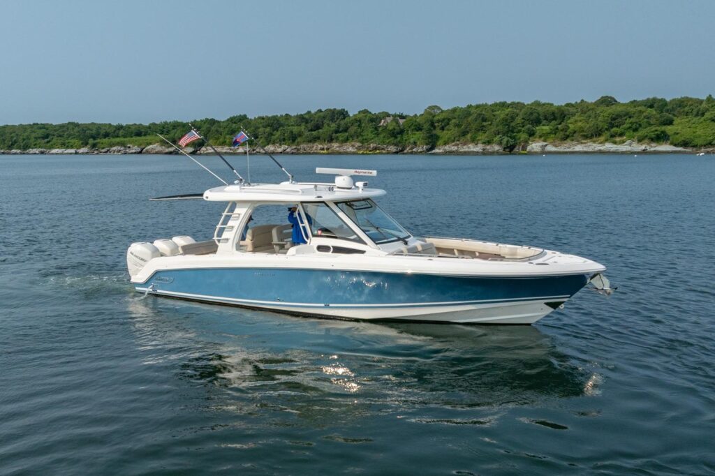 Boston Whaler 350 Realm
