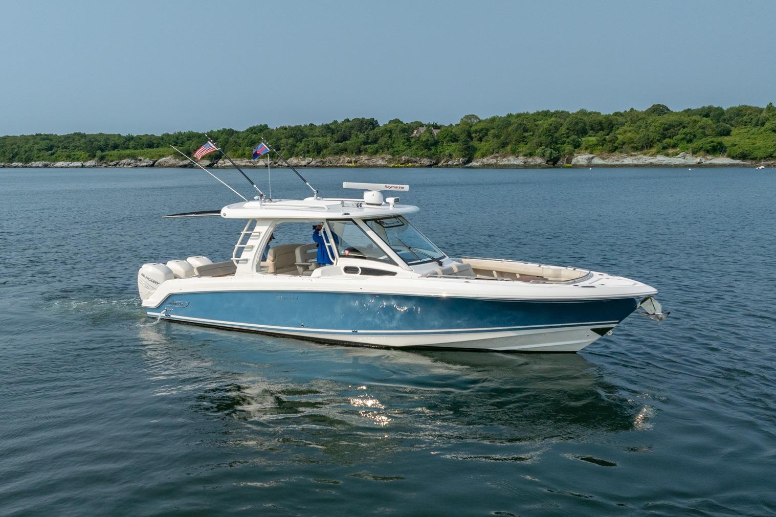 Boston Whaler 350 Realm