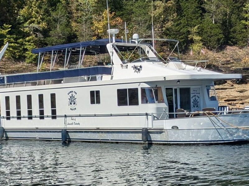 2007 Monticello 70 River Yacht