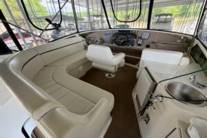 2000 Carver 396 Motor Yacht for sale - photo 8