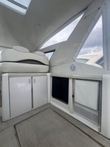2000 Carver 404 Cockpit Motor Yacht for sale - photo 8