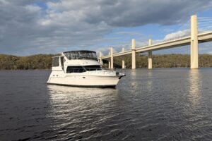 2000 Carver 406 Aft Cabin Motor Yacht for sale - photo 3