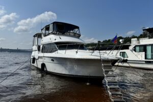 2000 Carver 406 Aft Cabin Motor Yacht for sale - photo 4
