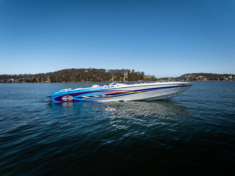 2000 Cigarette 38′ Top Gun