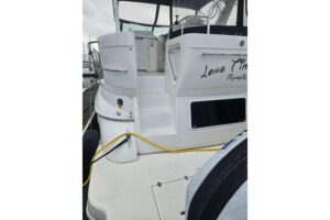 2000 Cruisers Yachts 4450 Express Motoryacht for sale - photo 5