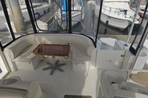 2000 Cruisers Yachts 4450 Express Motoryacht for sale - photo 7