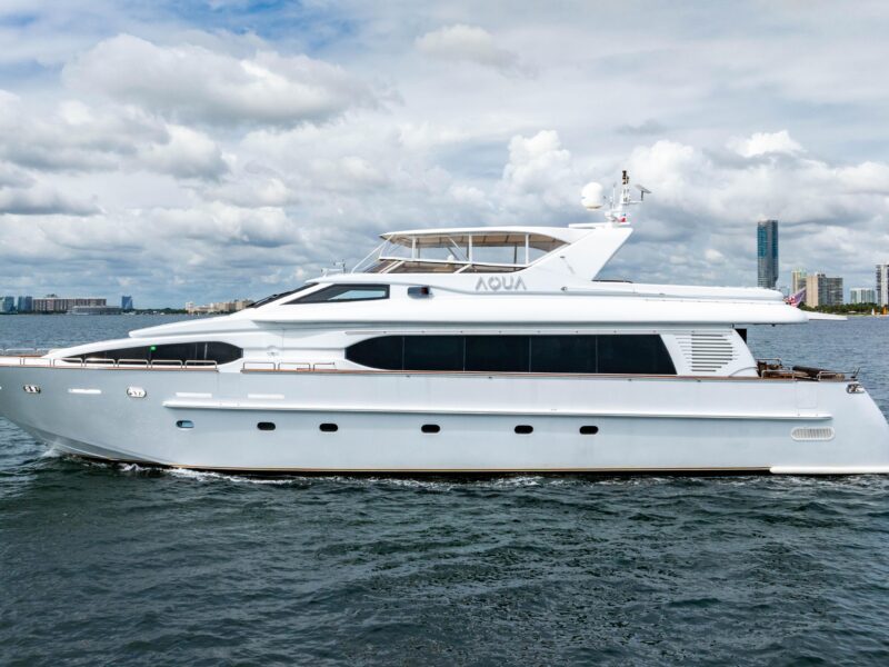 2000 Destiny Flybridge Motor Yacht