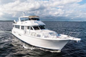 2000 Hatteras 74 Cockpit Motor Yacht for sale - photo 2