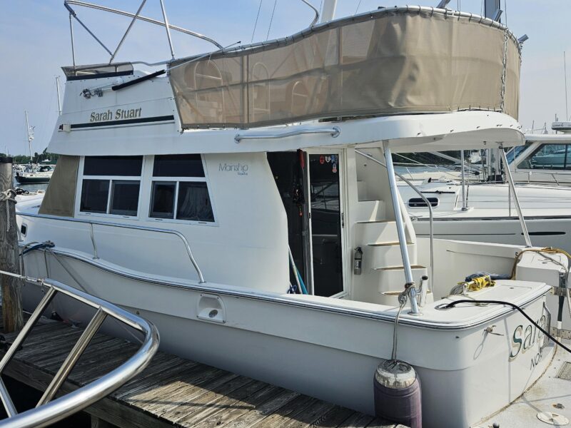 2000 Mainship 390 Trawler