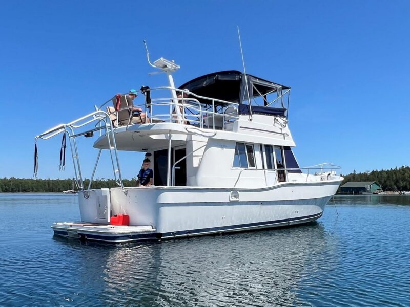 2000 Mainship 390 Trawler
