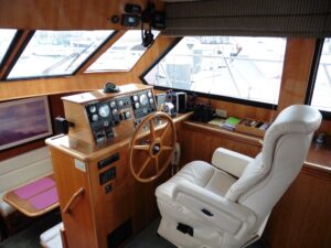 2000 Novatec Cockpit Motor Yacht for sale - photo 6