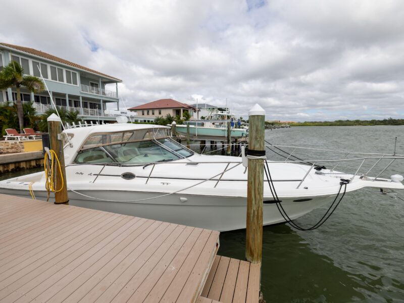 2000 Sea Ray 370 Express Cruiser