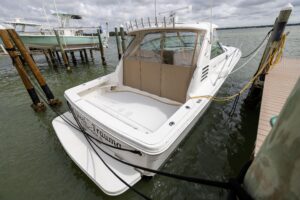2000 Sea Ray 370 Express Cruiser