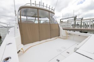 2000 Sea Ray 370 Express Cruiser