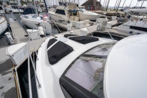 2001 Carver 396 Motor Yacht for sale - photo 2