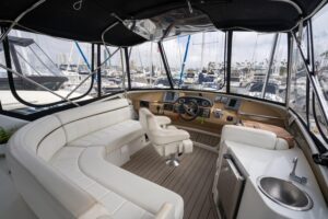 2001 Carver 396 Motor Yacht for sale - photo 4
