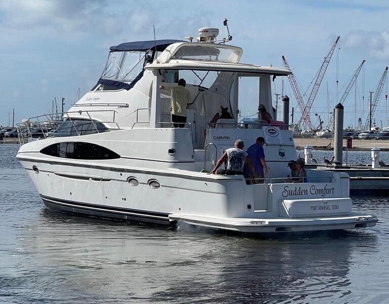 2001 Carver 444 Cockpit Motor Yacht