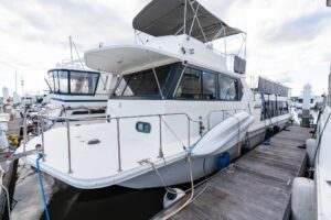 2001 Harbor Master 520 Coastal for sale - photo 2