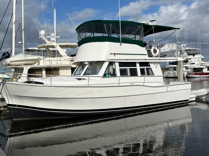 2001 Mainship 390 Trawler