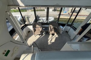 2002 Carver 444 Cockpit Motor Yacht for sale - photo 4