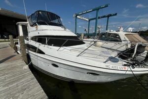 2002 Carver 444 Cockpit Motor Yacht for sale - photo 5