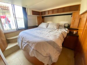 2002 Carver 444 Cockpit Motor Yacht for sale - photo 8