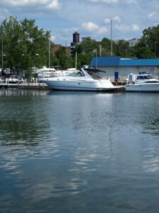 2002 Cruisers Yachts 4270 Express for sale - photo 3