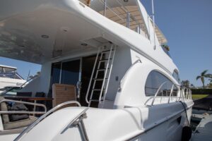 2002 Hatteras 63 Raised Pilothouse Motor Yacht for sale - photo 6
