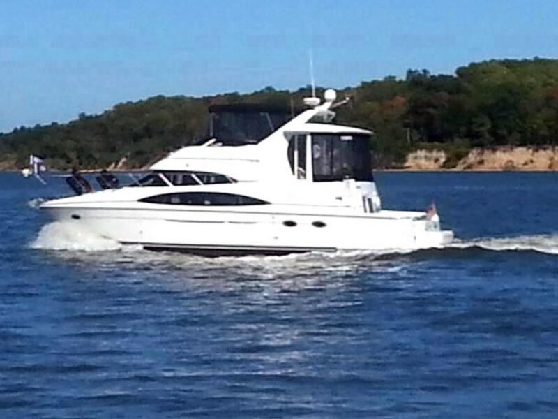 2003 Carver 444 Cockpit Motor Yacht