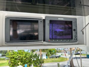 2003 Luhrs 40 Convertible for sale - photo 4