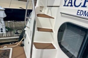 2003 Silverton 43 Motor Yacht for sale - photo 4