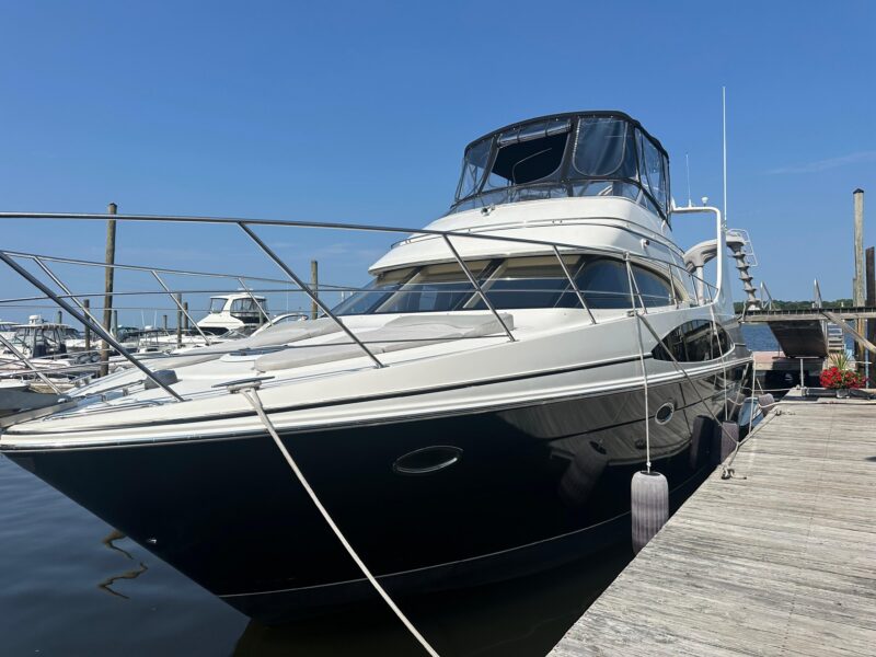2004 Carver 420 Mariner