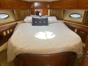2004 Carver 420 Mariner for sale - photo 8