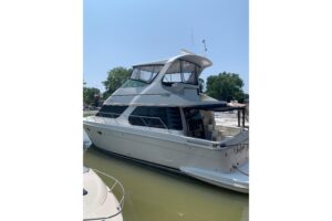 2004 Carver 460 Voyager for sale - photo 2