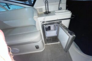 2004 Carver 460 Voyager for sale - photo 8