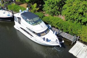 I'm ready to generate SEO-optimized alt text for Photo 5 of the 2004 Carver 466 Motor Yacht listing. However, I don't see ...