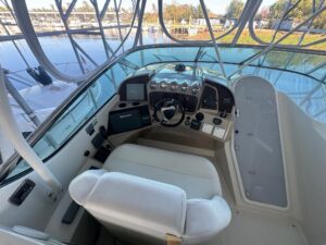 2004 Carver 560 Voyager for sale - photo 3