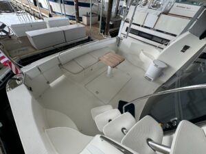 2004 Carver 560 Voyager for sale - photo 4