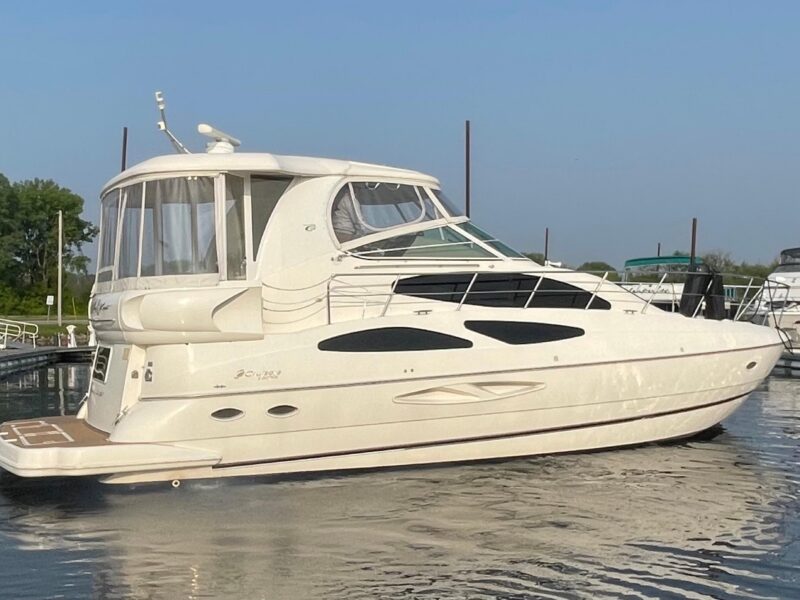 2004 Cruisers Yachts 455 Express Motoryacht