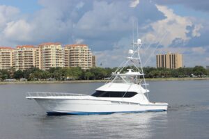2004 Hatteras 60 Convertible for sale - photo 2