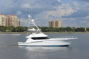 2004 Hatteras 60 Convertible for sale - photo 3