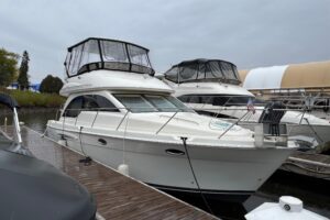 2004 Meridian 381 Sedan for sale