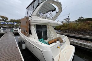 2004 Meridian 381 Sedan for sale - photo 3