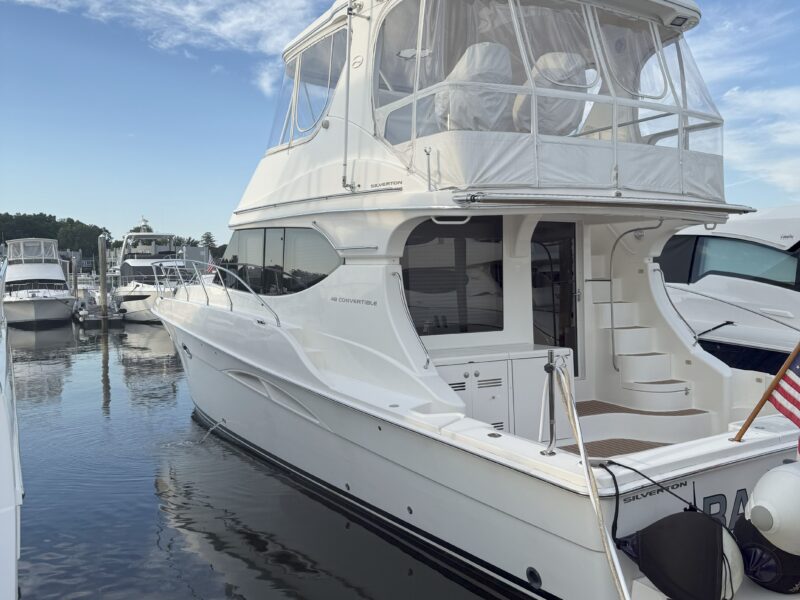 2004 Silverton 48 Convertible