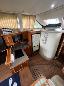 2005 Carver 33 Super Sport for sale - photo 3