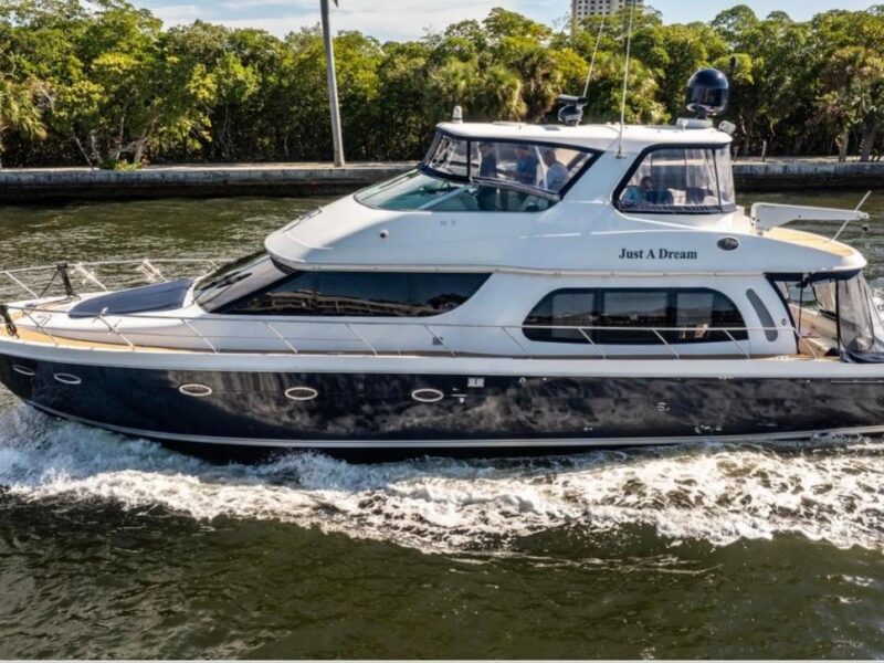 2005 Carver 56 Voyager