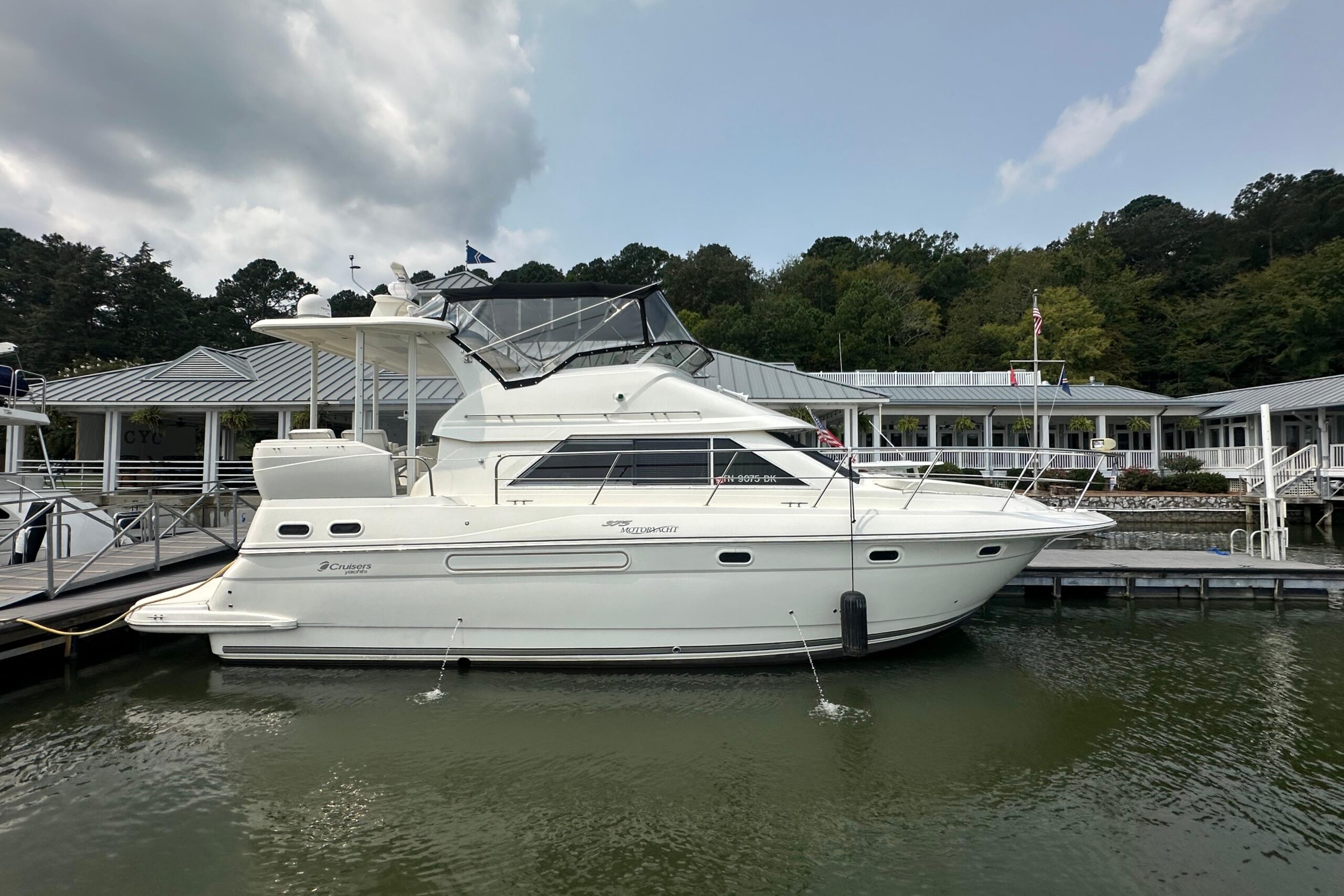 2005 Cruisers Yachts 375 Motoryacht for sale
