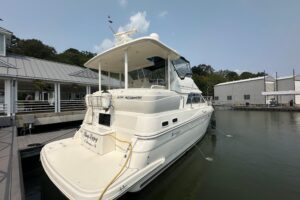 2005 Cruisers Yachts 375 Motoryacht for sale - photo 2