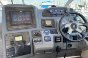 2005 Cruisers Yachts 420 Express for sale - photo 5